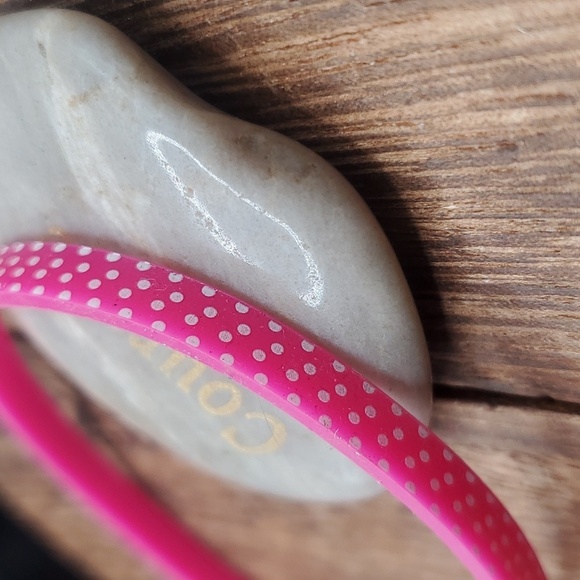 B2823 polka dotted pink silicone bracelet - Picture 2 of 2